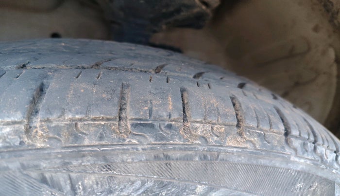 2015 Maruti Celerio VXI AMT, Petrol, Automatic, 1,12,482 km, tyre