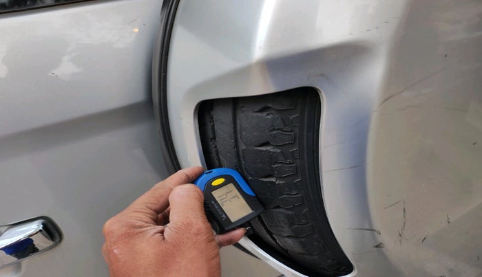 2015 Mahindra TUV300 T8, Diesel, Manual, 1,07,977 km, tyre