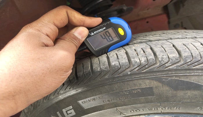 2013 Maruti Swift VXI, Petrol, Manual, 1,19,818 km, tyre