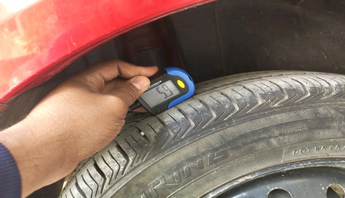 2013 Maruti Swift VXI, Petrol, Manual, 1,19,818 km, tyre