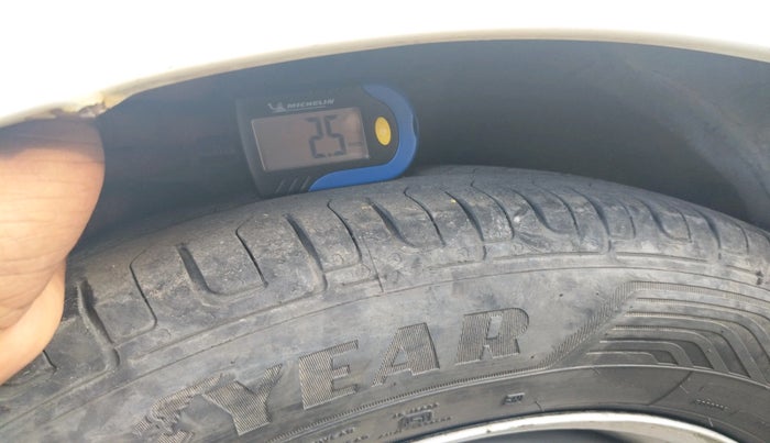 2012 Hyundai i10 ERA 1.1, Petrol, Manual, 76,931 km, tyre