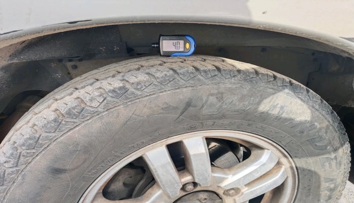 2012 Mahindra Scorpio VLX 2WD AT BS-III, Diesel, Automatic, 1,77,991 km, tyre