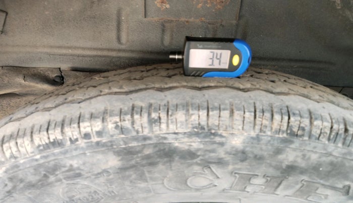 2012 Mahindra Scorpio VLX 2WD AT BS-III, Diesel, Automatic, 1,77,991 km, tyre