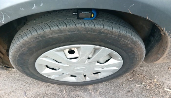 2012 Maruti Swift Dzire LXI, Petrol, Manual, 86,028 km, tyre