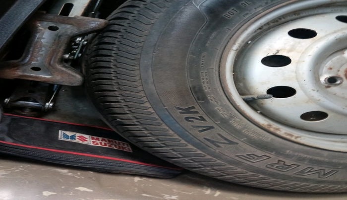 2012 Maruti Swift Dzire LXI, Petrol, Manual, 86,028 km, tyre