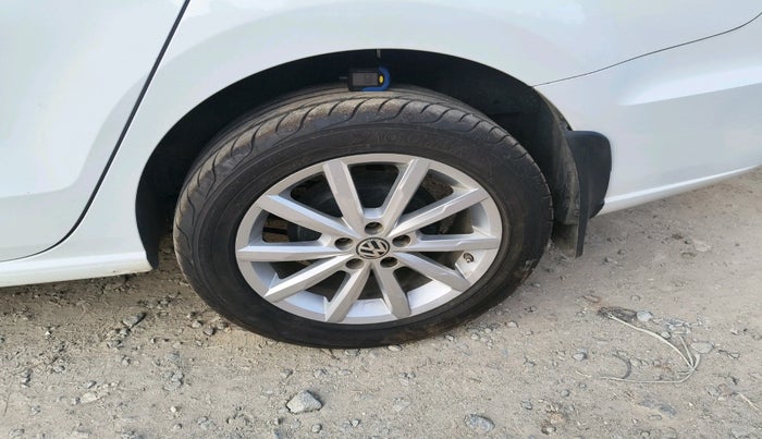 2018 Volkswagen Vento HIGHLINE PETROL AT, Petrol, Automatic, 79,469 km, tyre