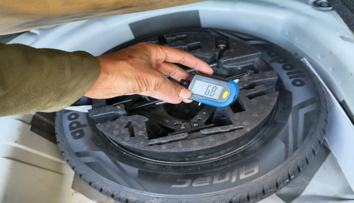 2018 Volkswagen Vento HIGHLINE PETROL AT, Petrol, Automatic, 79,469 km, tyre