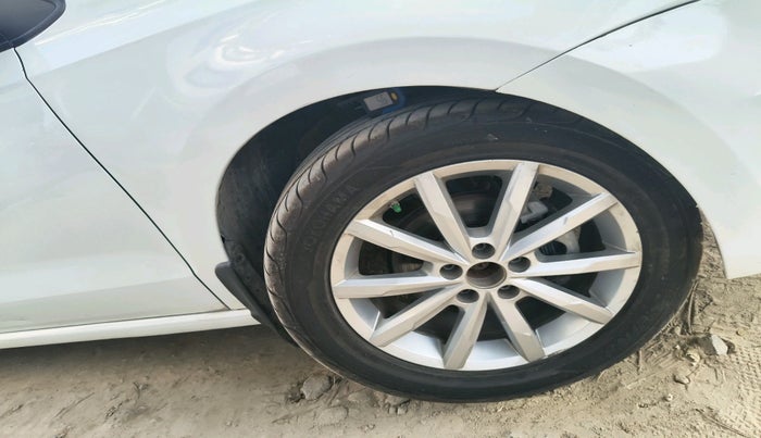 2018 Volkswagen Vento HIGHLINE PETROL AT, Petrol, Automatic, 79,469 km, tyre