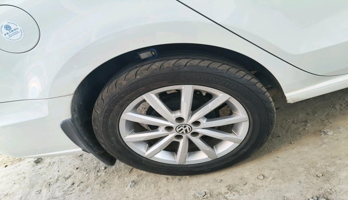 2018 Volkswagen Vento HIGHLINE PETROL AT, Petrol, Automatic, 79,469 km, tyre