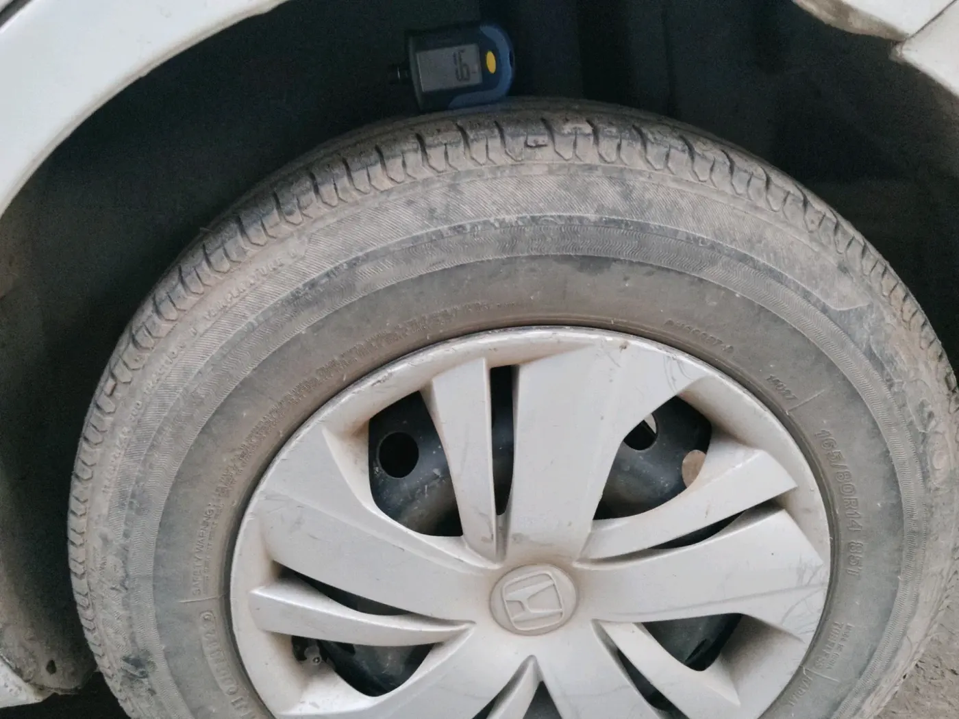 2014 Maruti Swift Dzire VDI, Diesel, Manual, 1,88,178 km, tyre