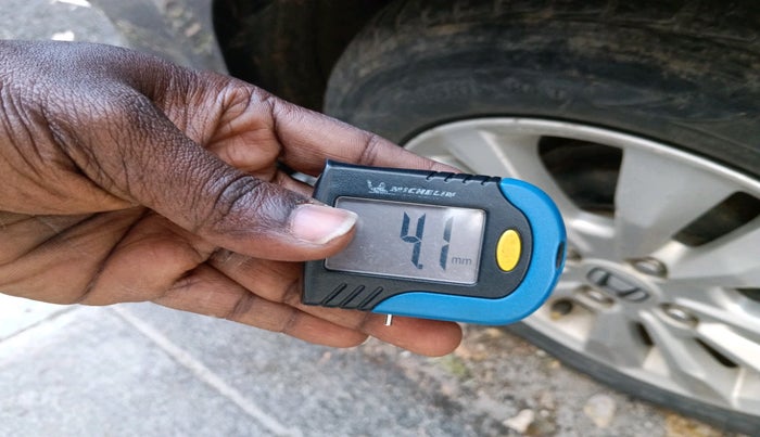 2012 Honda City 1.5L I-VTEC V MT, Petrol, Manual, 1,73,325 km, tyre