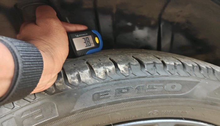 2022 Maruti XL6 ALPHA AT, Petrol, Automatic, 45,334 km, tyre