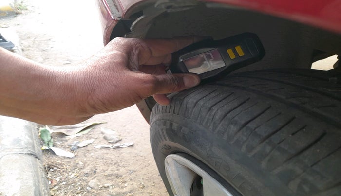 2015 Datsun Go T, Petrol, Manual, 1,25,161 km, tyre