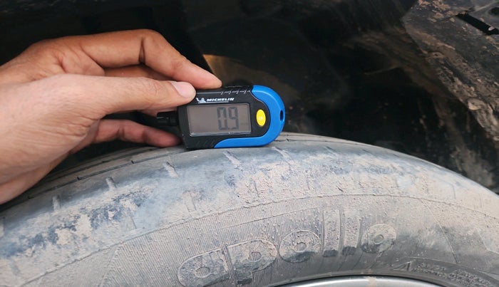 2014 Maruti Ertiga ZDI, Diesel, Manual, 1,95,743 km, tyre