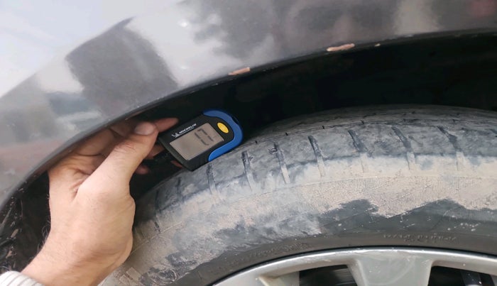 2014 Maruti Ertiga ZDI, Diesel, Manual, 1,95,743 km, tyre