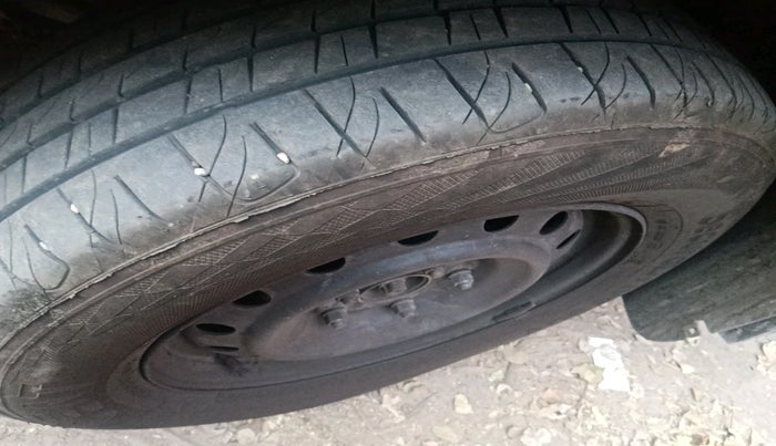 2014 Mahindra XUV500 W6, Diesel, Manual, 1,68,453 km, tyre