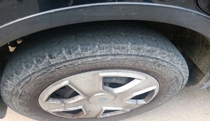 2014 Mahindra XUV500 W6, Diesel, Manual, 1,68,453 km, tyre