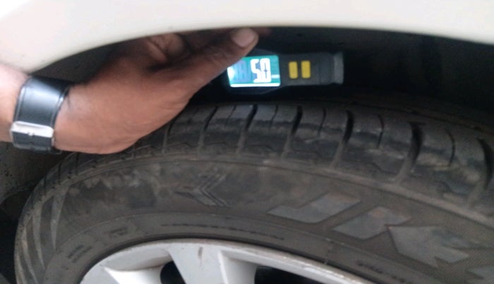 2014 Fiat Linea DYNAMIC T JET, Petrol, Manual, 88,190 km, tyre