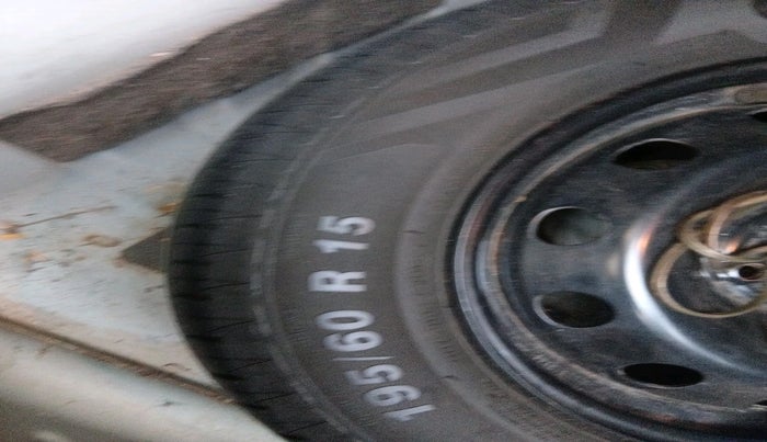 2014 Fiat Linea DYNAMIC T JET, Petrol, Manual, 88,190 km, tyre