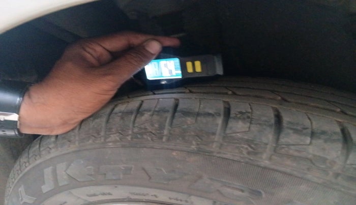 2014 Fiat Linea DYNAMIC T JET, Petrol, Manual, 88,190 km, tyre