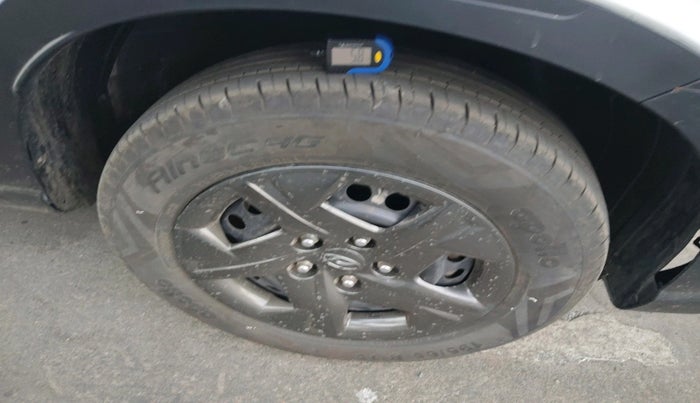 2023 Hyundai VENUE SX 1.2 PETROL, Petrol, Manual, 38,000 km, tyre