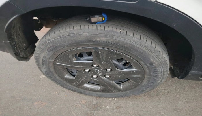 2023 Hyundai VENUE SX 1.2 PETROL, Petrol, Manual, 38,000 km, tyre