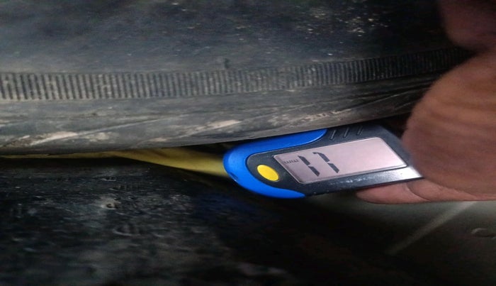 2013 Volkswagen Vento COMFORTLINE DIESEL 1.6, Diesel, Manual, 1,70,093 km, tyre