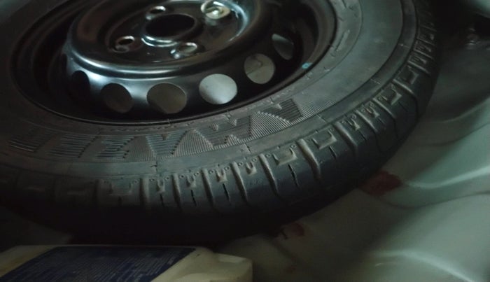 2015 Maruti Alto 800 LXI, Petrol, Manual, 76,543 km, tyre