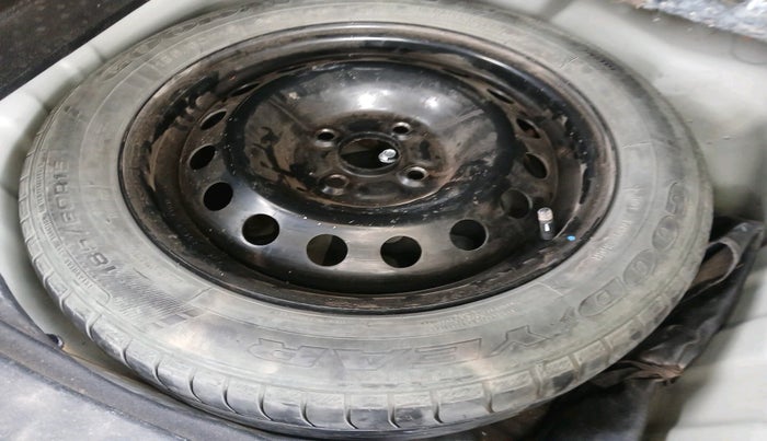 2018 Toyota YARIS V CVT, Petrol, Automatic, 73,911 km, tyre