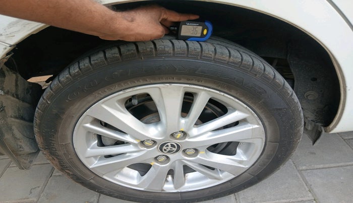 2018 Toyota YARIS V CVT, Petrol, Automatic, 73,911 km, tyre