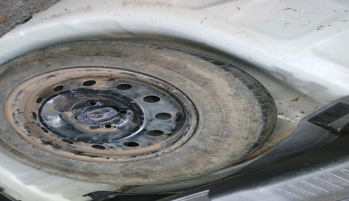 2019 Maruti Swift ZXI AMT, Petrol, Automatic, 71,035 km, tyre