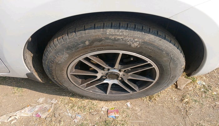 2019 Maruti Swift ZXI AMT, Petrol, Automatic, 71,035 km, tyre