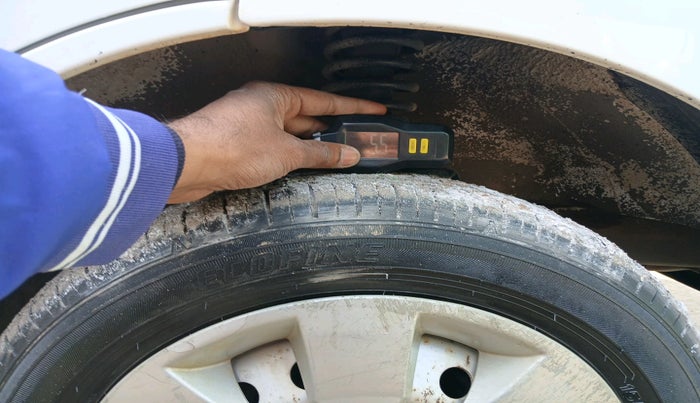 2023 Maruti Eeco 5 STR AC, Petrol, Manual, 60,405 km, tyre