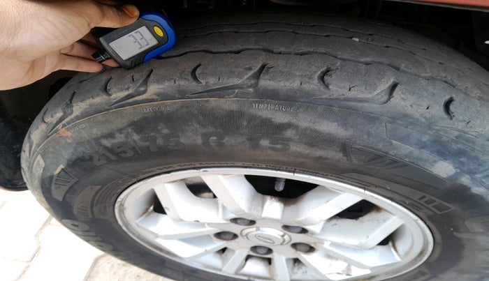 2017 Mahindra TUV300 T8, Diesel, Manual, 89,448 km, tyre