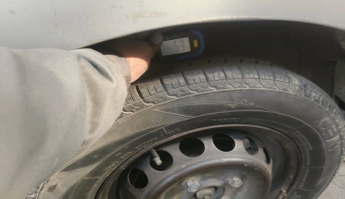 2014 Maruti Alto 800 LXI CNG, Petrol, Manual, 70,840 km, tyre