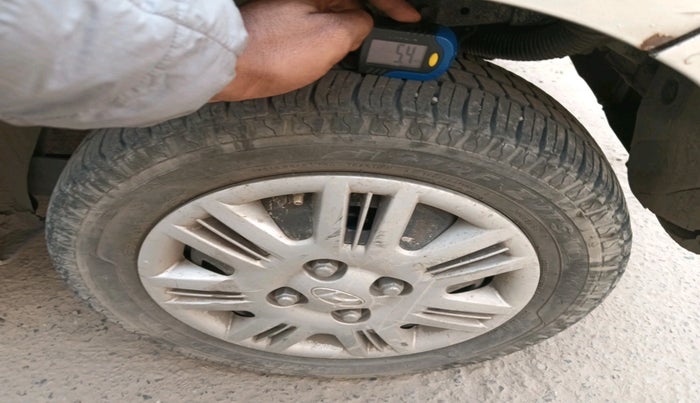 2011 Hyundai Santro Xing GLS, Petrol, Manual, 1,21,829 km, tyre