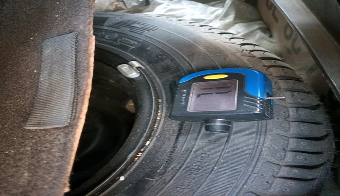 2011 Hyundai Santro Xing GLS, Petrol, Manual, 1,21,829 km, tyre