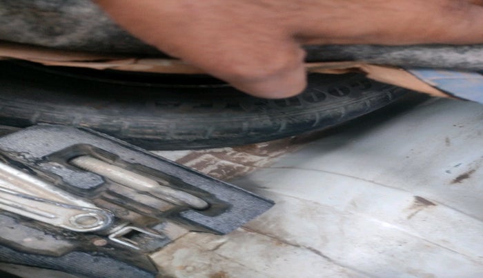 2014 Honda Amaze 1.2L I-VTEC E, Petrol, Manual, 1,04,248 km, tyre