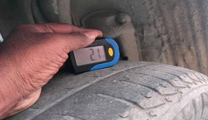 2016 Nissan Terrano XL (P), Petrol, Manual, 97,781 km, tyre