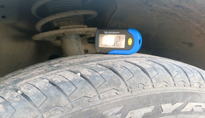 2022 Maruti Swift VXI, Petrol, Manual, 55,979 km, tyre