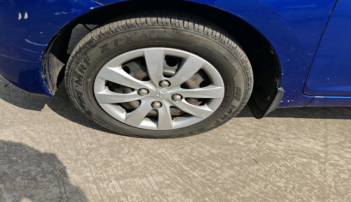 2012 Hyundai Eon MAGNA +, Petrol, Manual, 50,037 km, tyre