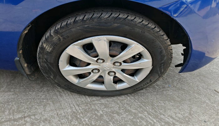 2012 Hyundai Eon MAGNA +, Petrol, Manual, 50,037 km, tyre