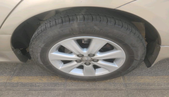 2011 Toyota Corolla Altis GL DIESEL, Diesel, Manual, 1,17,028 km, tyre