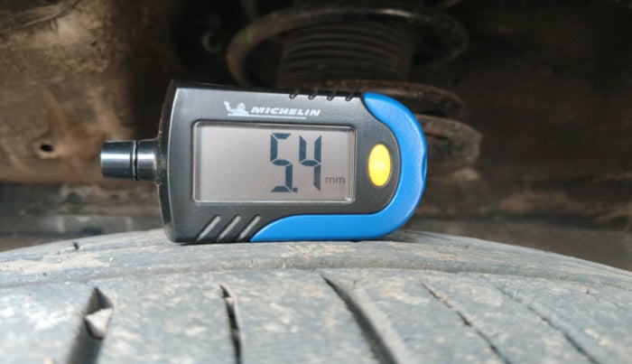 2016 Maruti Swift ZDI, Diesel, Manual, 1,35,361 km, tyre