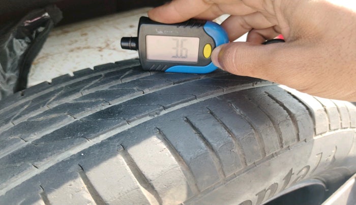 2011 Hyundai i20 SPORTZ (O) 1.2, Petrol, Manual, 1,53,393 km, tyre