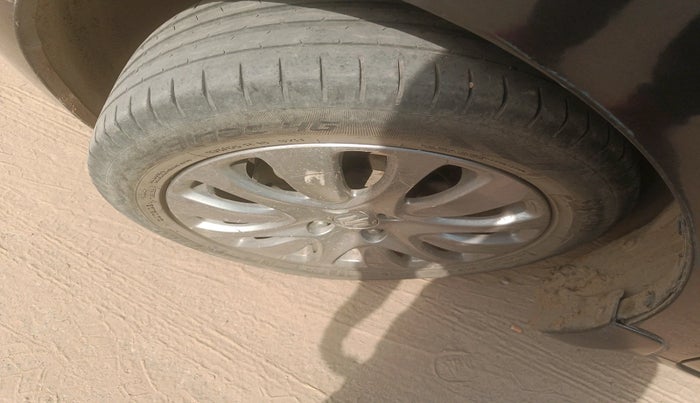 2016 Maruti Baleno ZETA PETROL 1.2, Petrol, Manual, 70,404 km, tyre