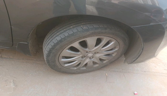 2016 Maruti Baleno ZETA PETROL 1.2, Petrol, Manual, 70,404 km, tyre