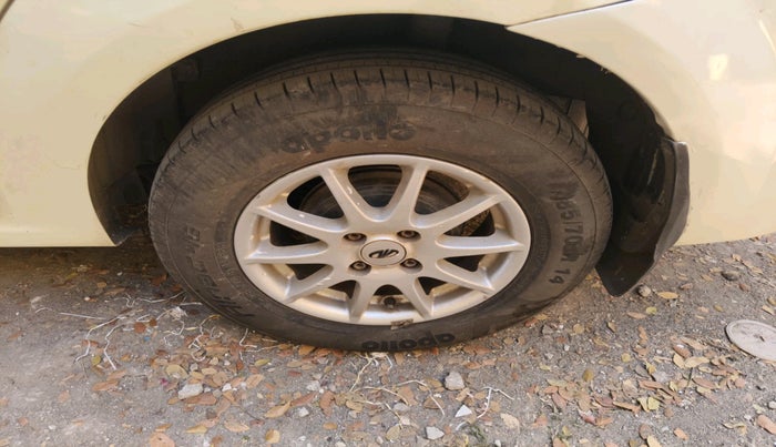 2019 Mahindra E VERITO D6, Electric, Automatic, 67,195 km, tyre