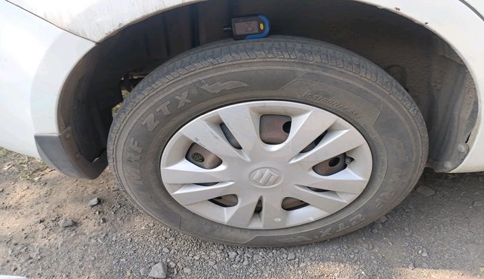 2014 Maruti Swift Dzire VXI, Petrol, Manual, 1,53,289 km, tyre