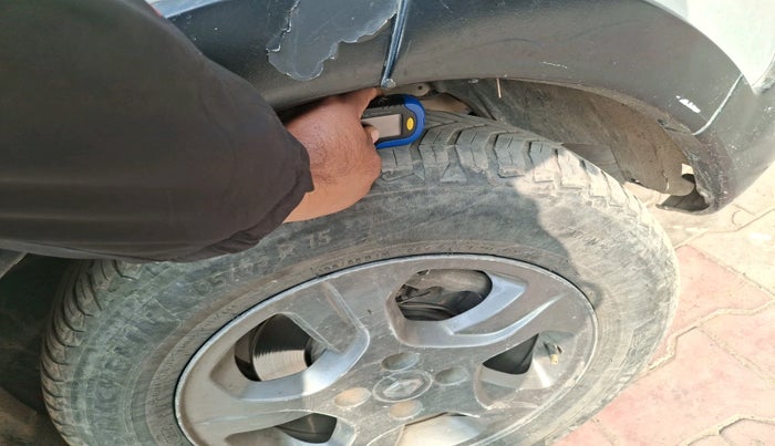 2016 Renault Lodgy 110 PS RXZ 7 STR, Diesel, Manual, 1,59,098 km, tyre